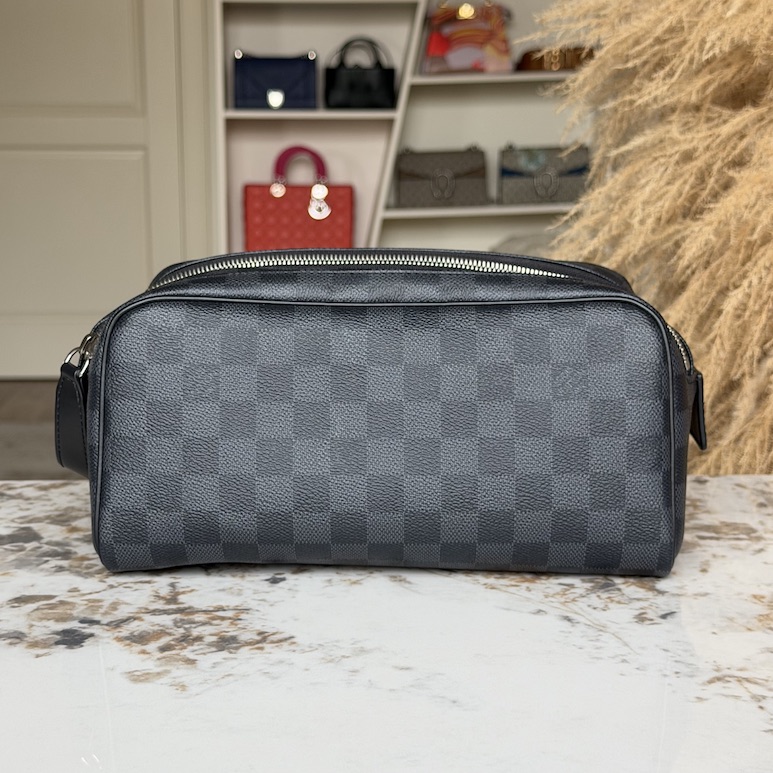 Косметичка Louis Vuitton Dopp Kit