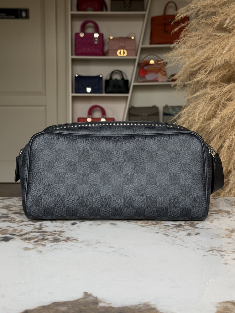 Косметичка Louis Vuitton Dopp Kit